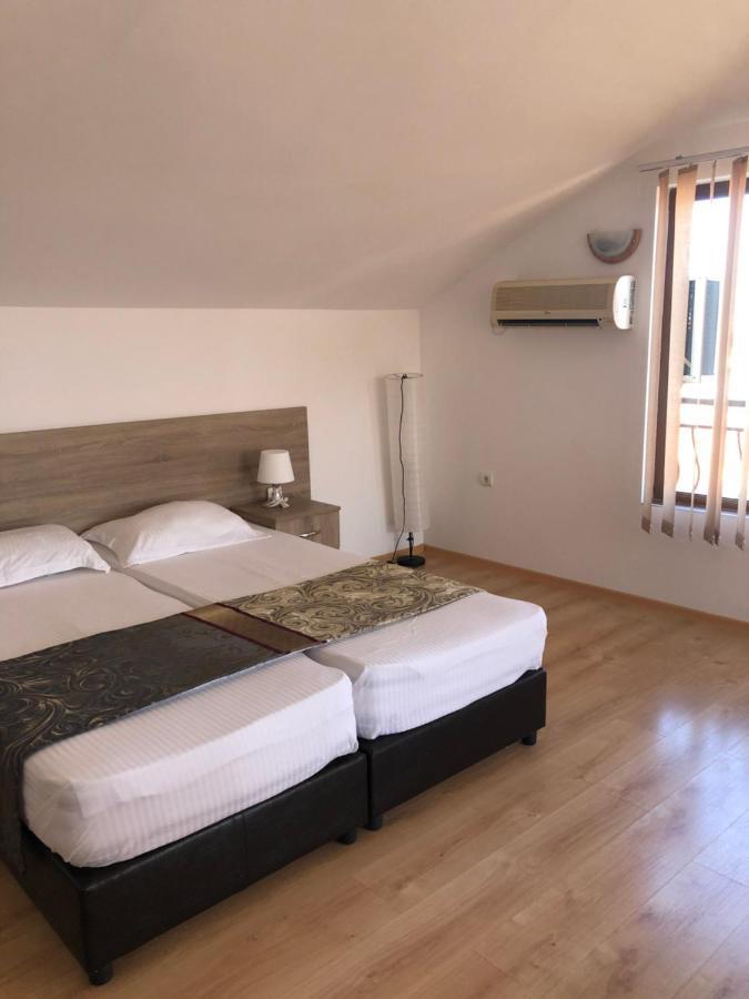 Hotel Time Out à Sozopol Extérieur photo